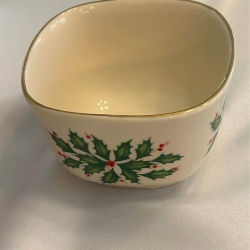 Lenox Holiday Archive Nut Bowl New Fine Ivory China Christmas Holly Candy Dish